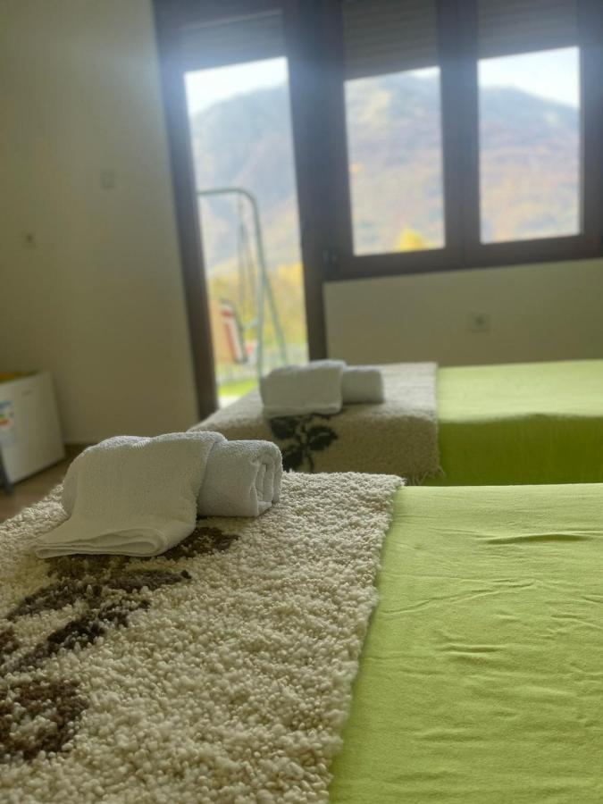 Visitor Yard Bed and Breakfast Plav Buitenkant foto