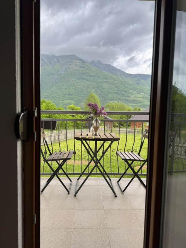 Visitor Yard Bed and Breakfast Plav Buitenkant foto